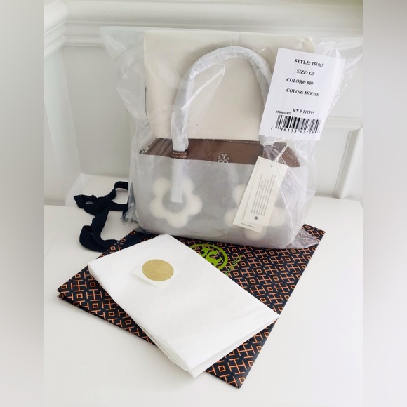 Tory Burch Emerson Dome Satchel Crossbody Bag Floral Applique NWT In Pac Leather - Picture 2 of 13